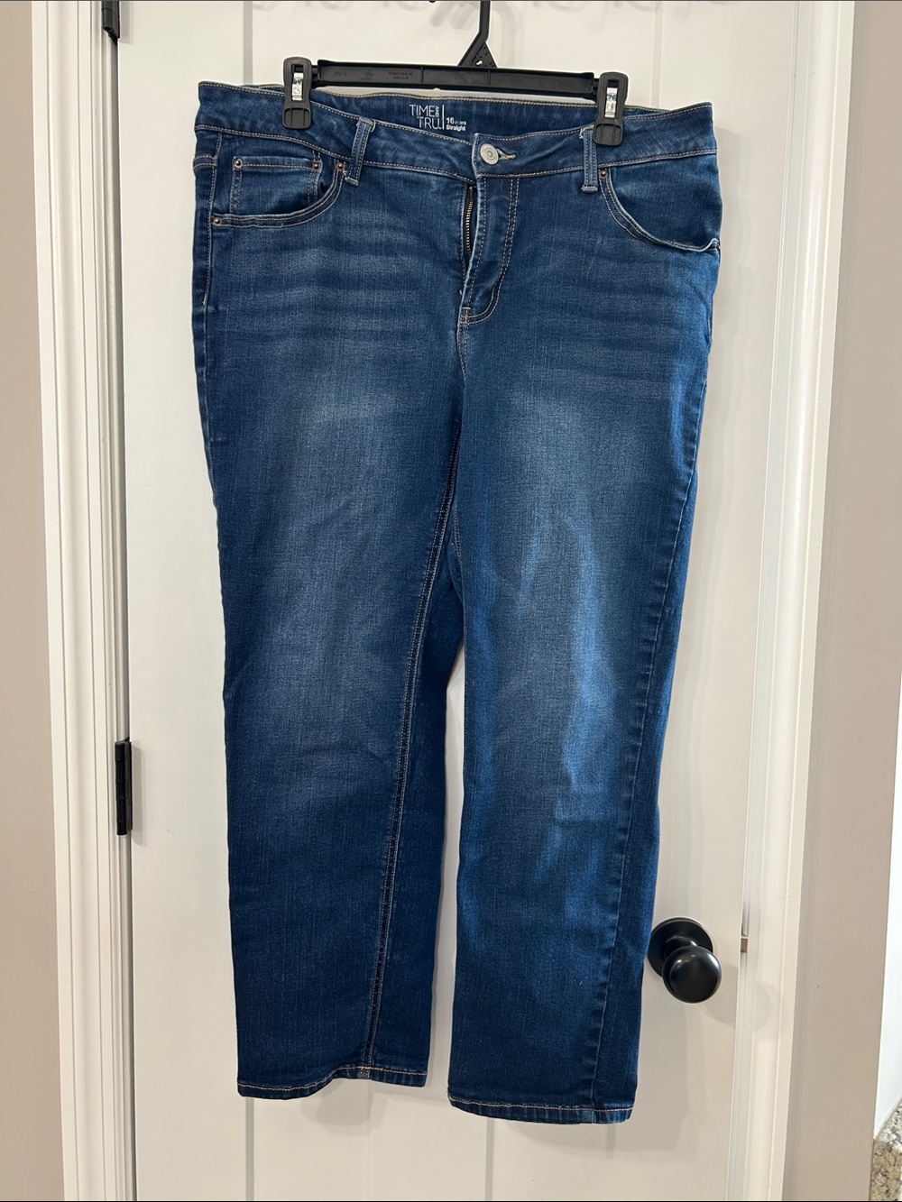 Time and Tru Women's Mid/Dark Blue Cropped Stretch Jeans